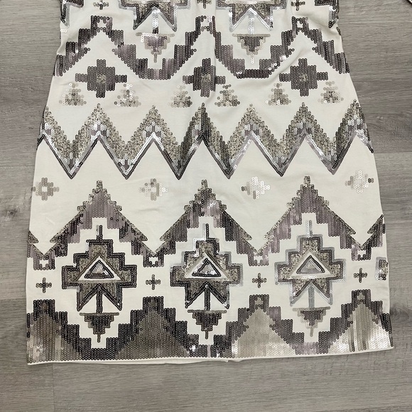 Express Cream and Silver Sheath Dress 3/4 Sleeve Crew Neck - Picture 3 of 4